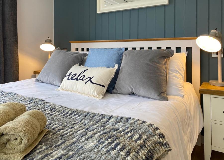 luxury lodges at florence springs lakeside lodges in tenby 