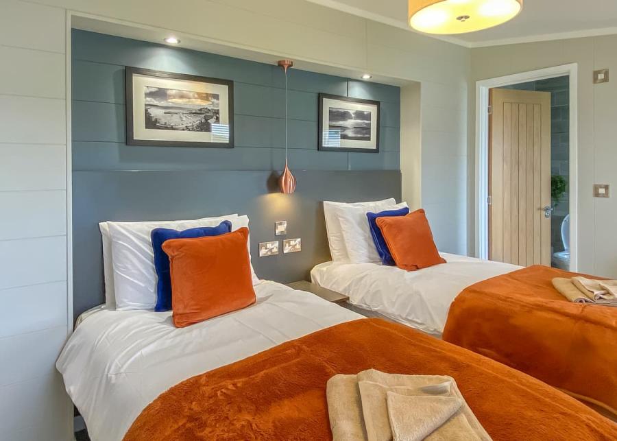 luxury lodges at florence springs lakeside lodges in tenby 