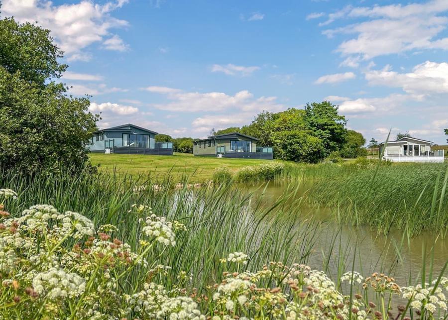 lodge breaks at florence springs lakeside lodges in tenby 