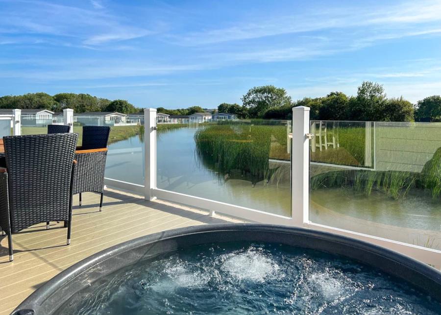 private hot tubs at florence springs lakeside lodges 