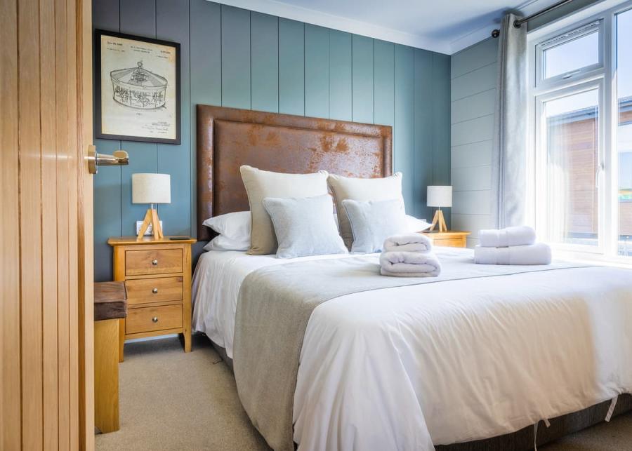 double room at folly farm holiday park in kilgetty