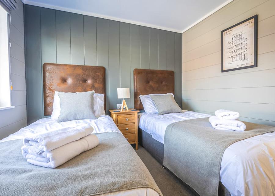 folly farm holiday park in kilgetty