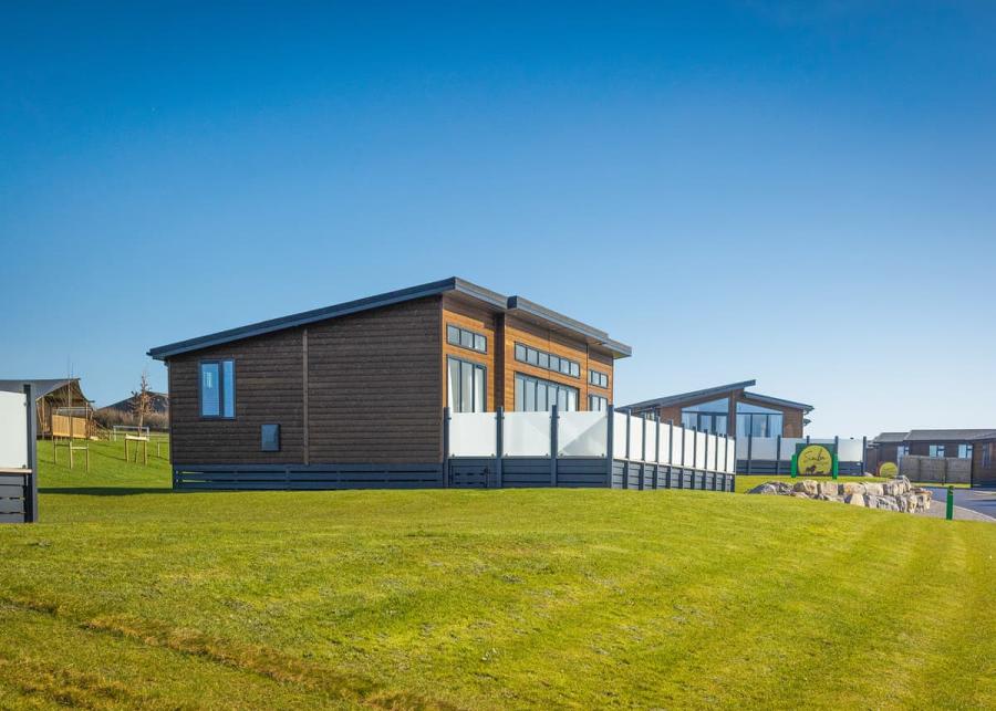 lodge breaks at folly farm holiday park in kilgetty