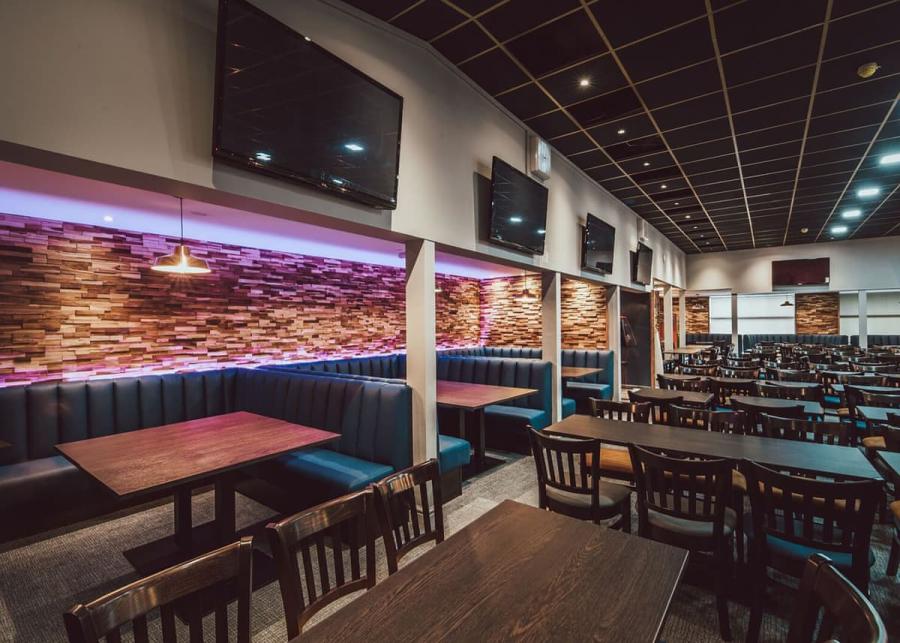 restaurant at golden gate holiday centre in towyn