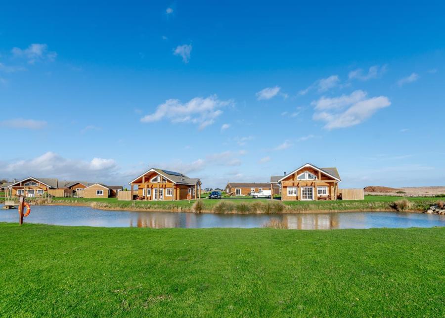 lodge breaks at hornsea lakeside lodges in hornsea