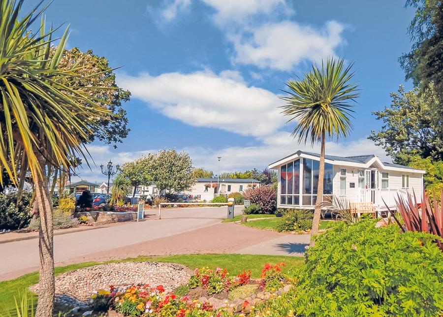 caravans at lido beach holiday park