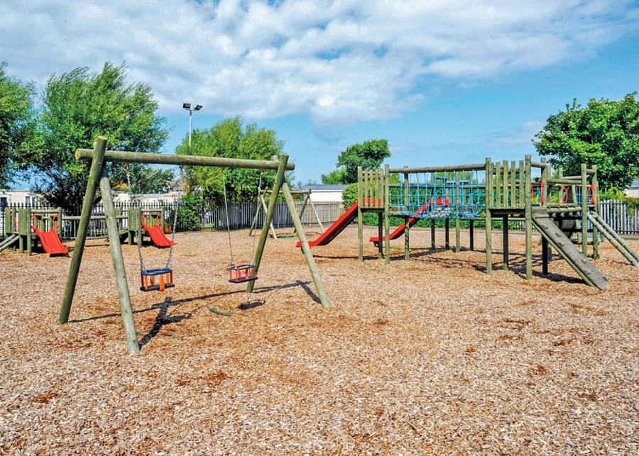 play area at lido beach holiday park