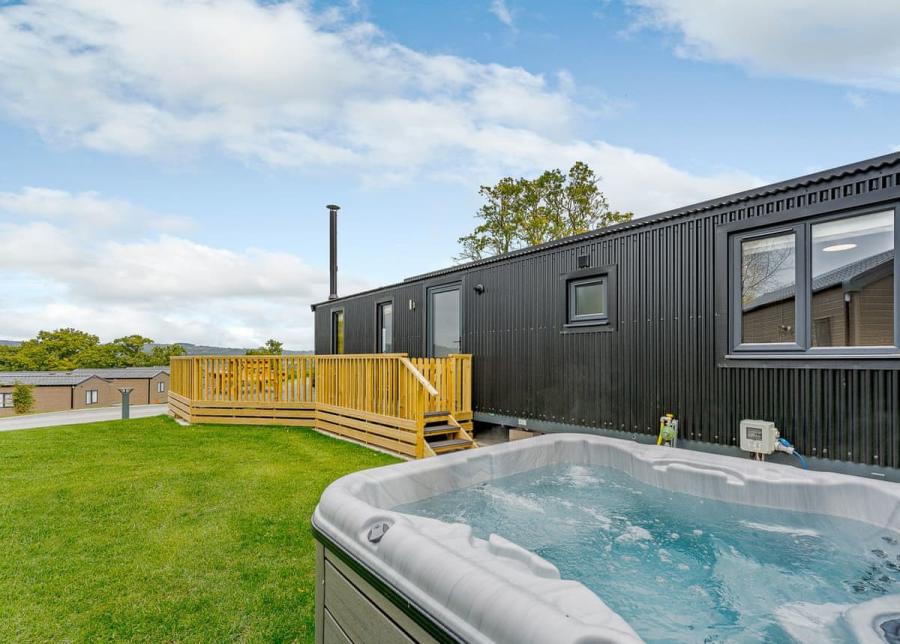 private hot tub at love2stay mid wales in powys