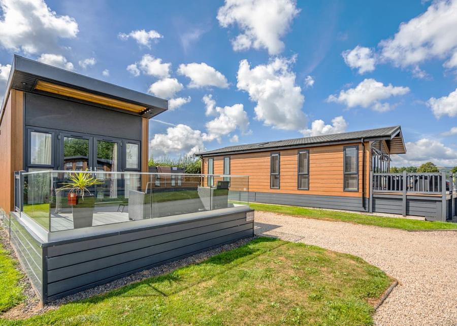 lodges at maesmawr farm resort in powys