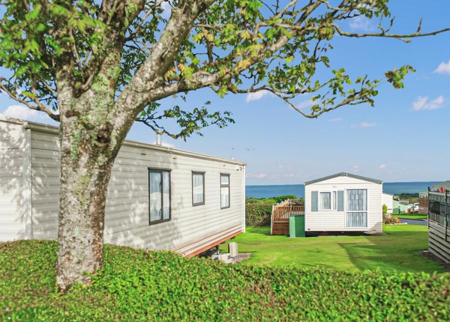 caravan breaks at ocean heights leisure park near new quay