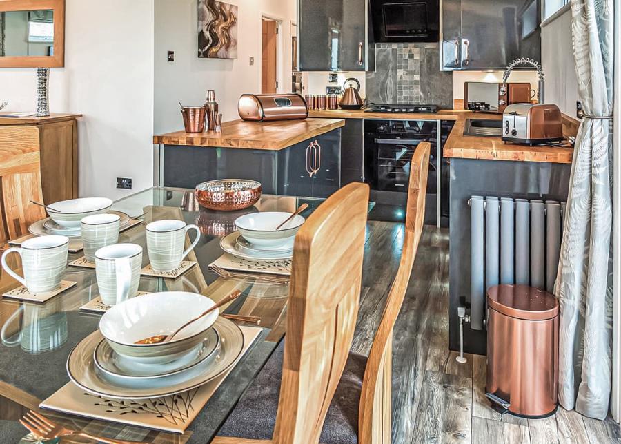 lodge kitchen at ocean heights leisure park near new quay