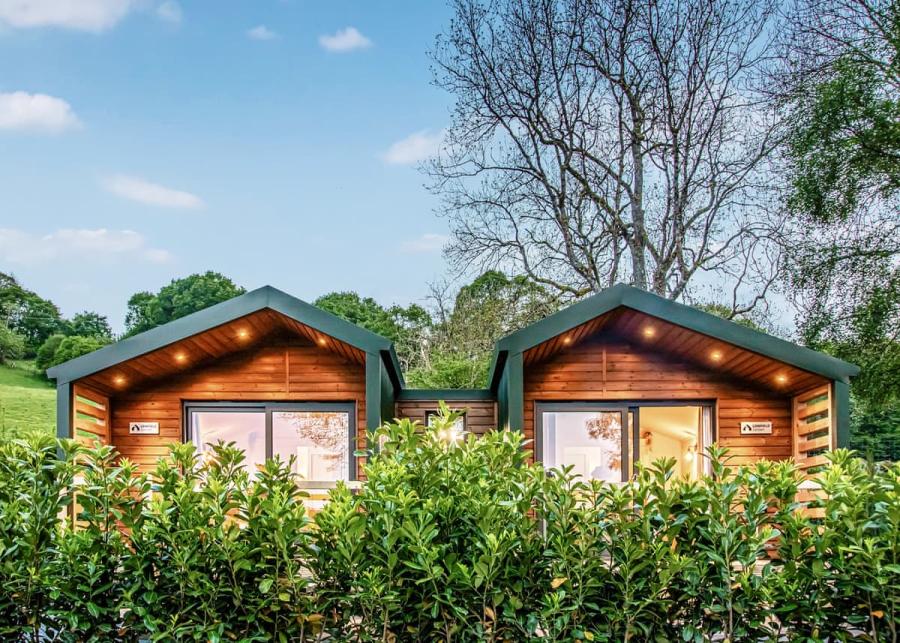modern lodges at pen-y-garth lodges in bala