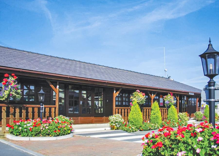 park setting at pencnwc holiday park near new quay