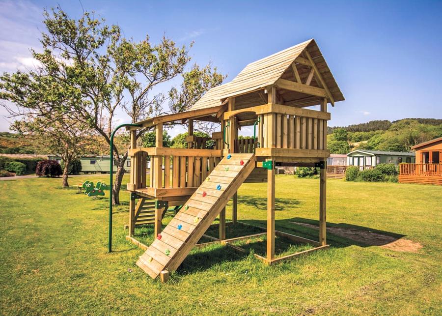 childrens play park at penrhos holiday park 