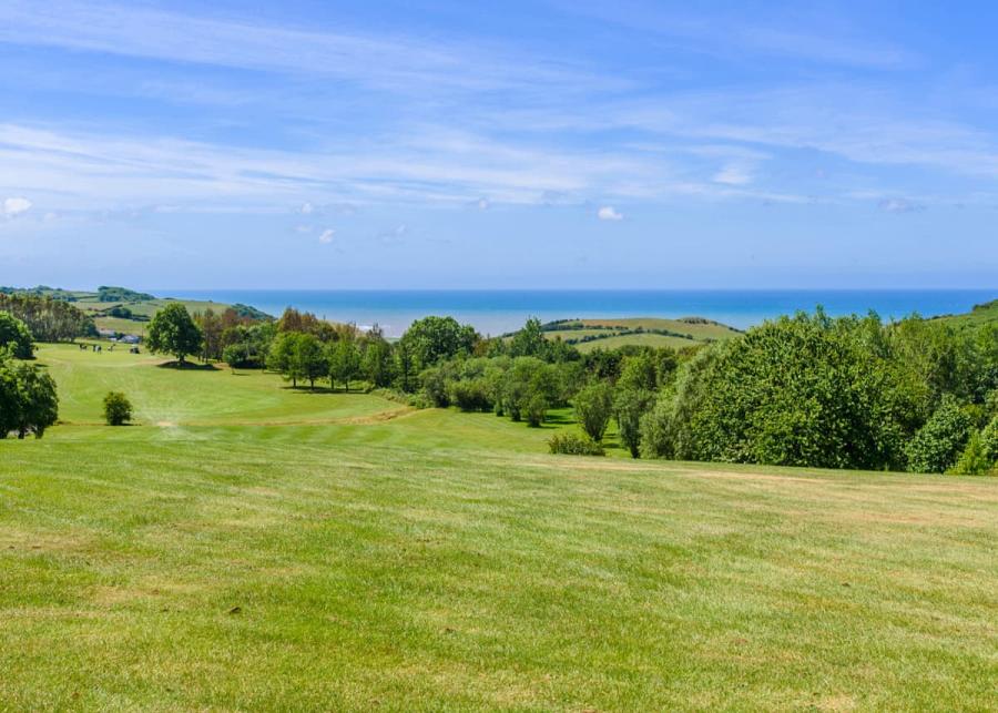 golf at penrhos holiday park near ceredigion coast