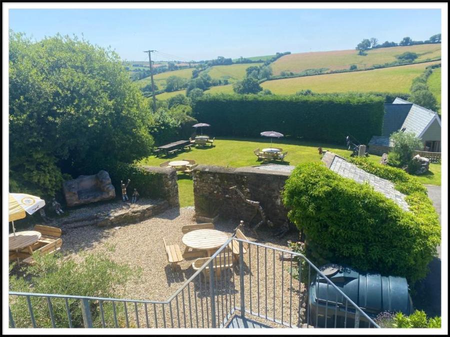 the poltimore inn beer garden