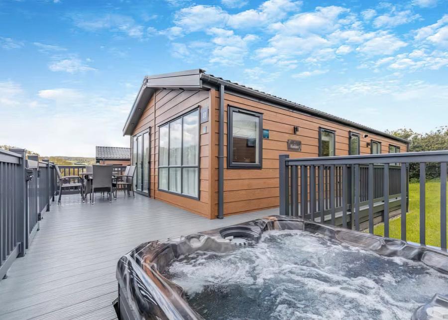 luxury lodges with private hot tub at wayfind pennant park in holywell