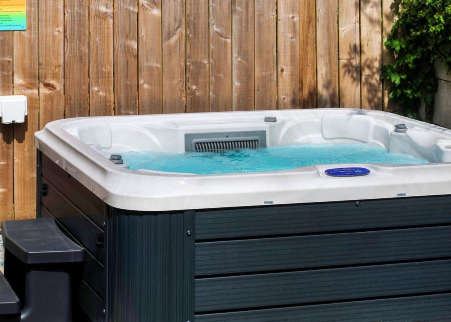 hot tub breaks at white rose holiday park in thirsk