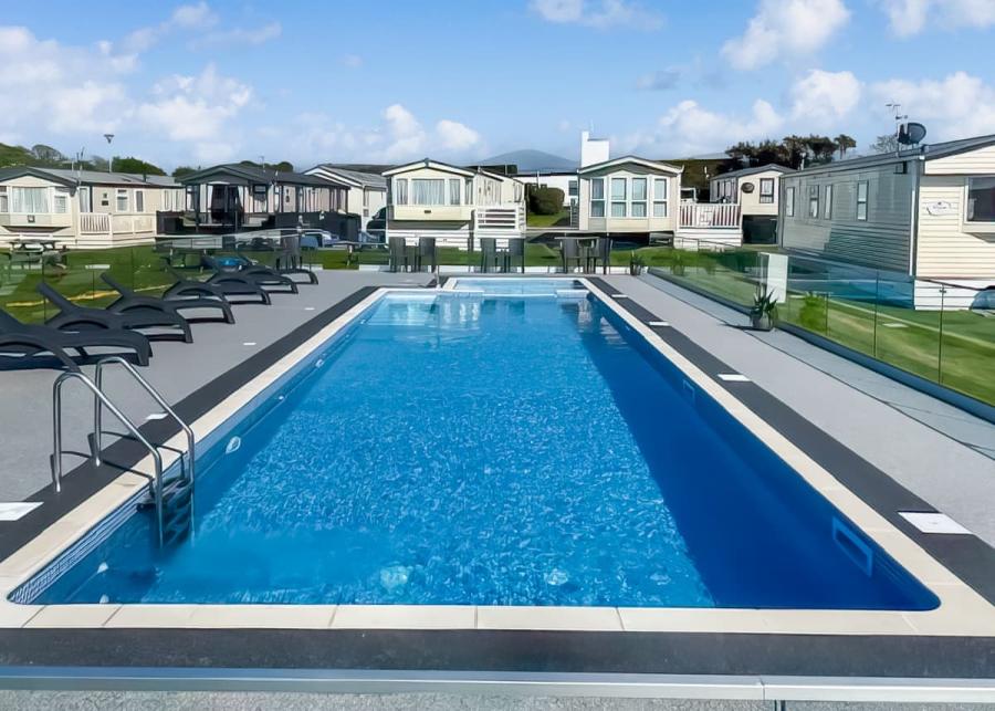 outdoor swimming pool at white tower holiday park near caernarfon