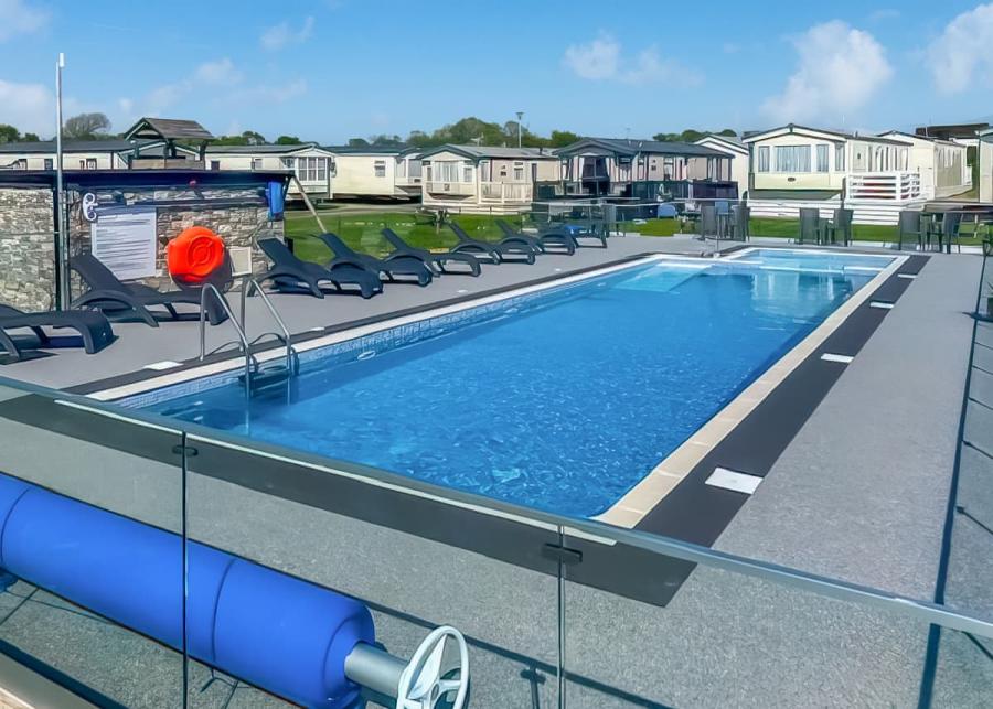 pool at white tower holiday park near caernarfon