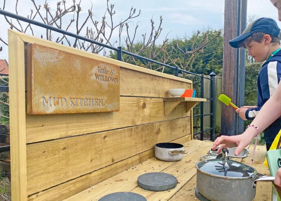 childrens play area at willow pastures country park near hull