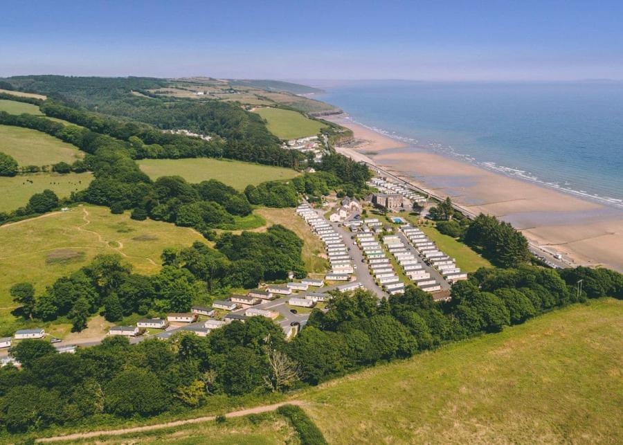 amroth castle holiday park near tenby