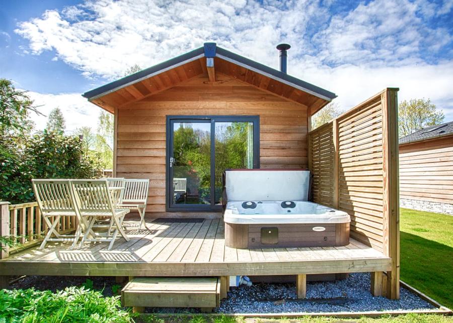 hot tubs at at braidhaugh holiday park in crieff