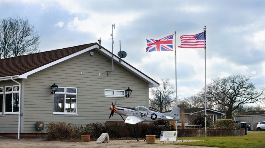 the aeroplabne at Cakes and Ale Holiday Park