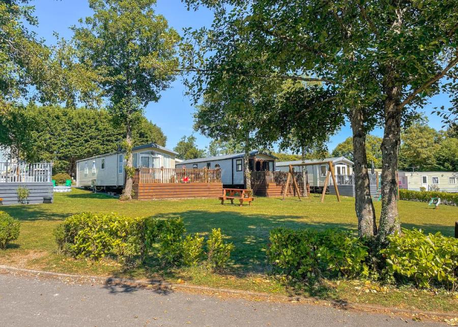caravan breaks at cross park holiday park near kilgetty