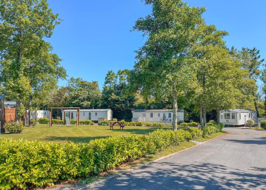 caravan holidays at cross park holiday park near tenby