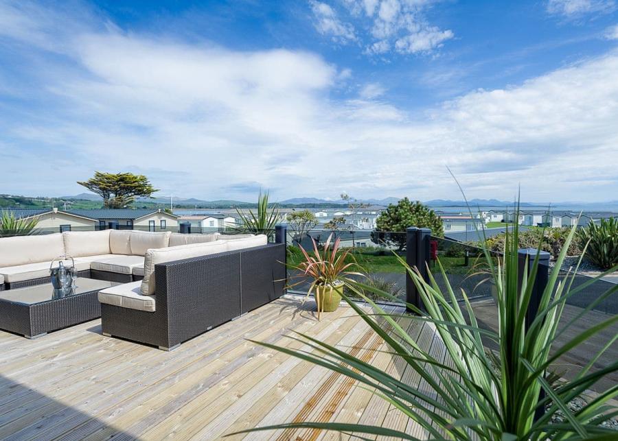 caravans with sea views at gimblet rock holiday park in pwllheli