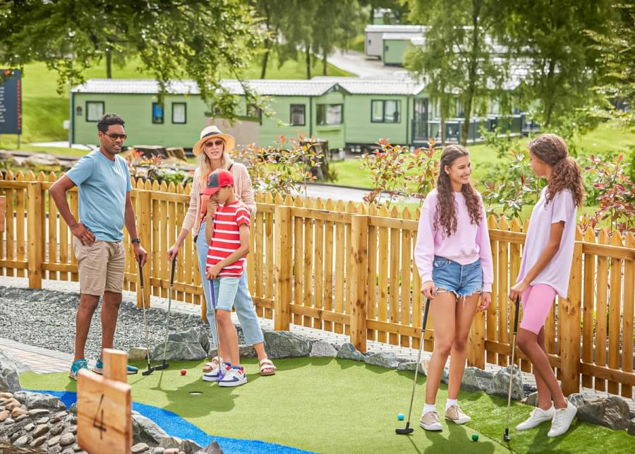 mini golf at hunters quay holiday park in argyll