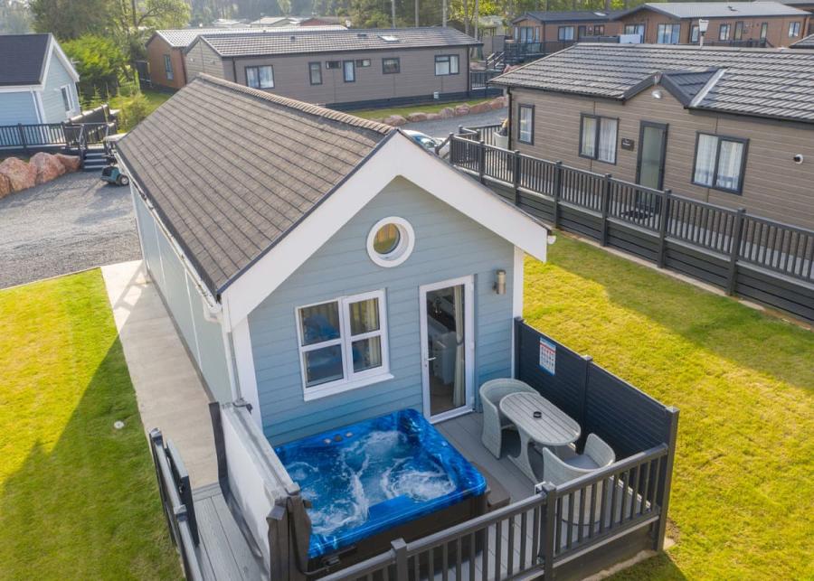 private hot tub lodges at lilliardsedge holiday park in jedburgh