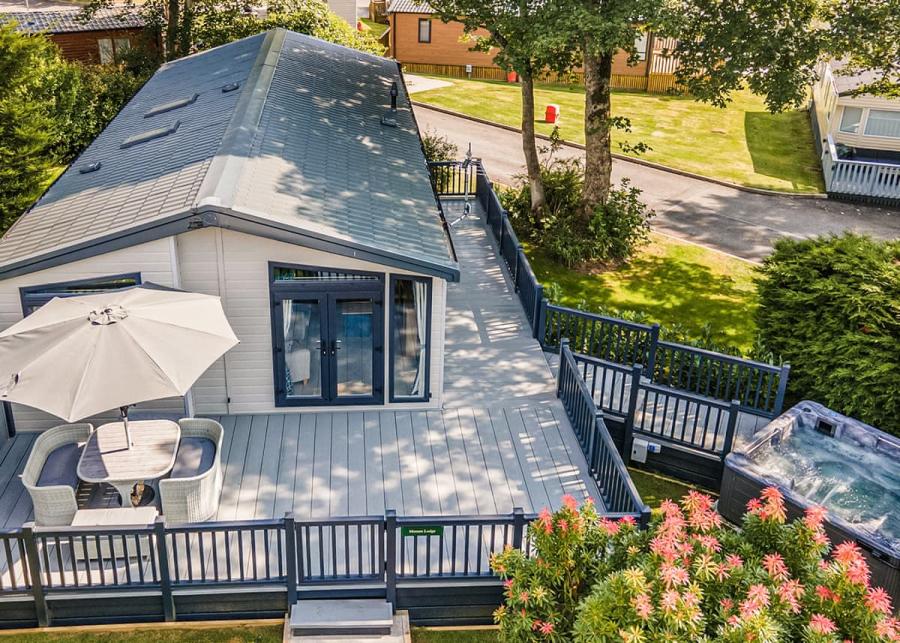 luxury lodge breaks at lilliardsedge holiday park in jedburgh
