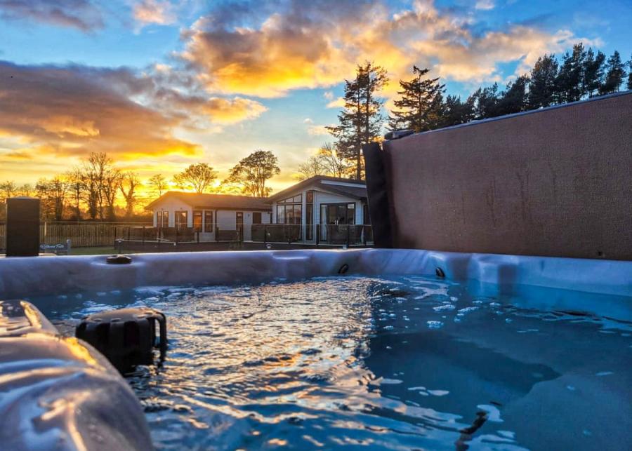 private hot tubs at ruthven falls holiday park in ruthven near angus