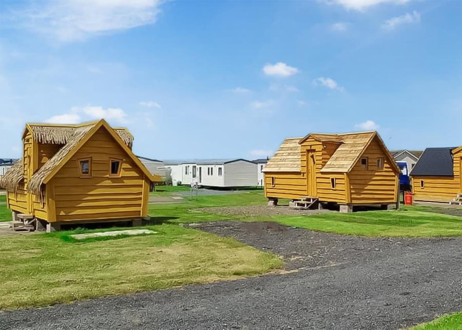 pods at ryan bay holiday park in Innermessan