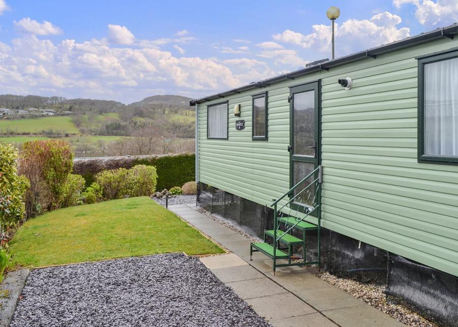 caravan holiday at tan-y-fron holiday park in dolgellau