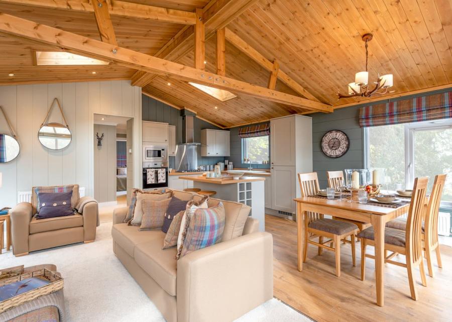 luxury lodge breaks at thirlestane woodland lodges in the scottish boarders