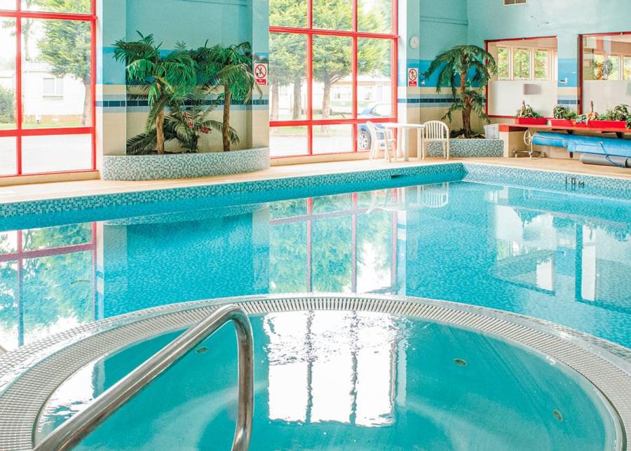 indoor pool at thurston manor holiday park in east lothian