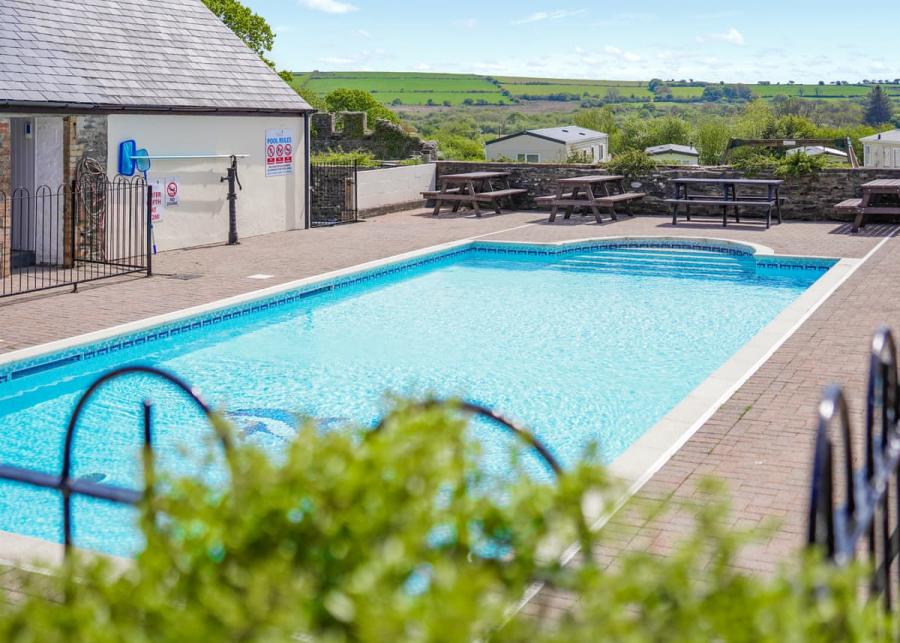 swimming pool at trefach country club and holiday park in pembrokeshire