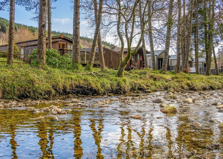 glamping pods at tyndrum holiday park in tyndrum