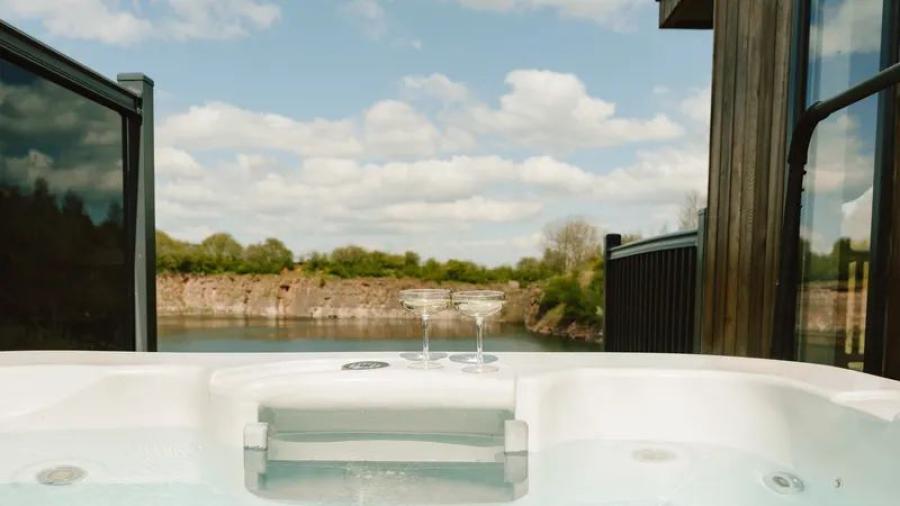 hot tub lodge holidays in Penrith
