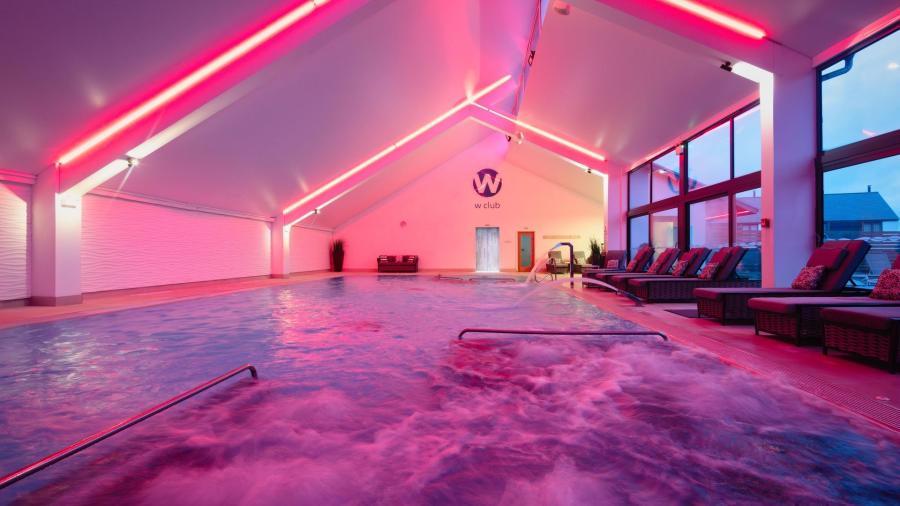 the indoor swimming pool at Whalesborough Farm Resort