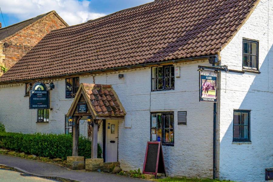 The Horsebreakers Arms at White Rose Holiday Park