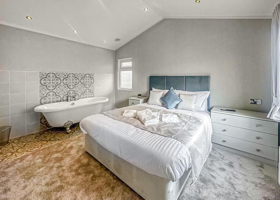 double bedroom at wide horizons holiday park in ceredigion.