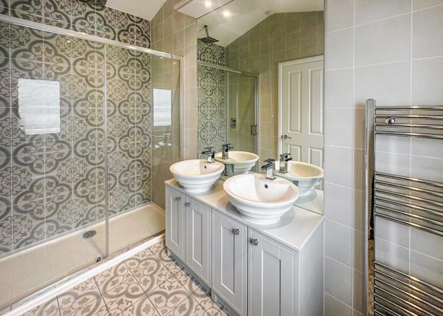 bathroom at wide horizons holiday park in ceredigion.