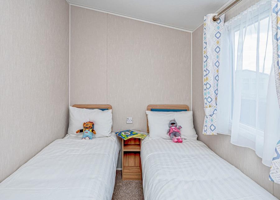 woodlands hall holiday park 
