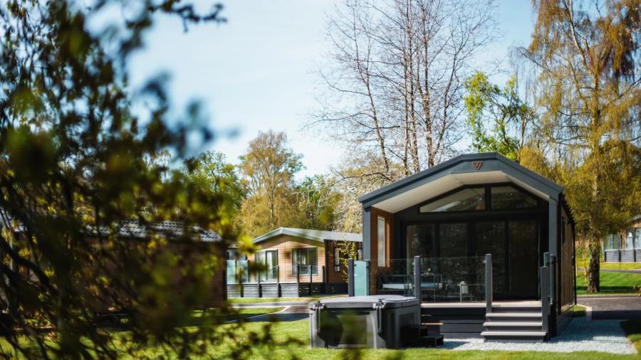 view of a lodge from the outside at Bryn Morfydd Lodge Park