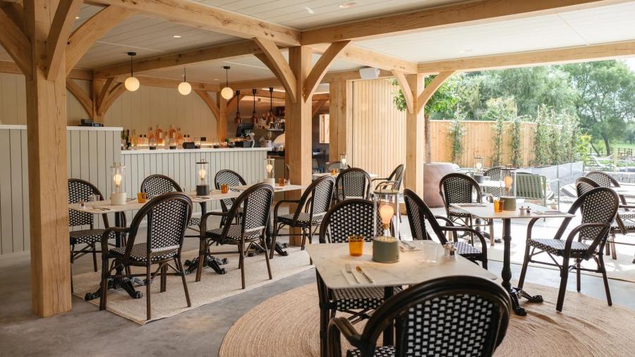 the restaurant at Laceby Manor Resort