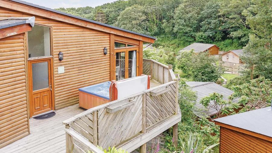 lodge holidays in woodland near Perranporth in Cornwall